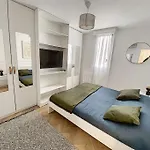 Style Architecte Proche De La Apartment